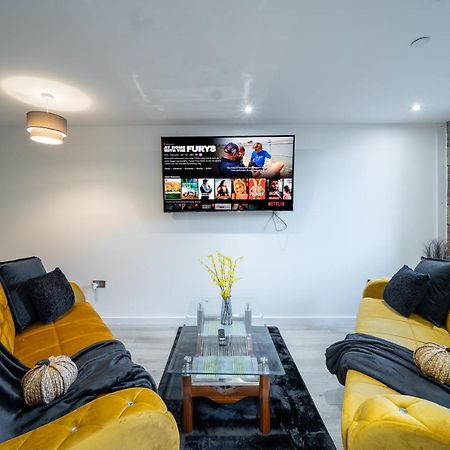 Bv Spacious 1-Bedroom Apartment Close To Town Center - Sleeps 6 Bradford  Esterno foto