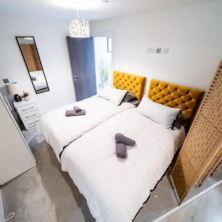 Bv Spacious 1-Bedroom Apartment Close To Town Center - Sleeps 6 Bradford  Esterno foto