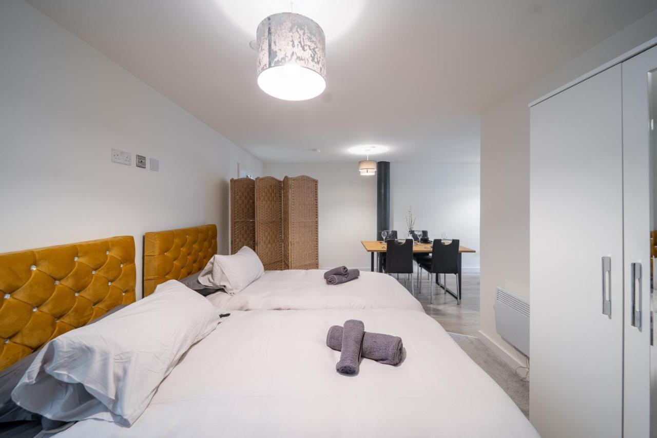 Bv Spacious 1-Bedroom Apartment Close To Town Center - Sleeps 6 Bradford  Esterno foto