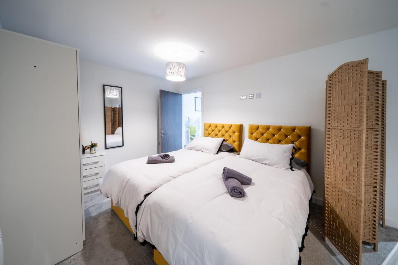 Bv Spacious 1-Bedroom Apartment Close To Town Center - Sleeps 6 Bradford  Esterno foto