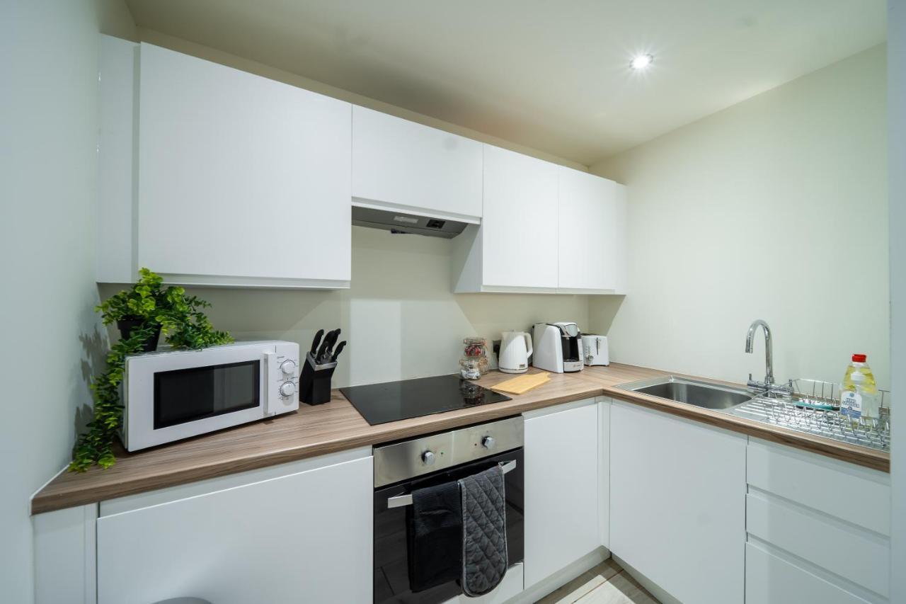 Bv Spacious 1-Bedroom Apartment Close To Town Center - Sleeps 6 Bradford  Esterno foto