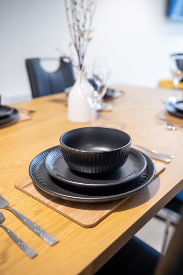 Bv Spacious 1-Bedroom Apartment Close To Town Center - Sleeps 6 Bradford  Esterno foto