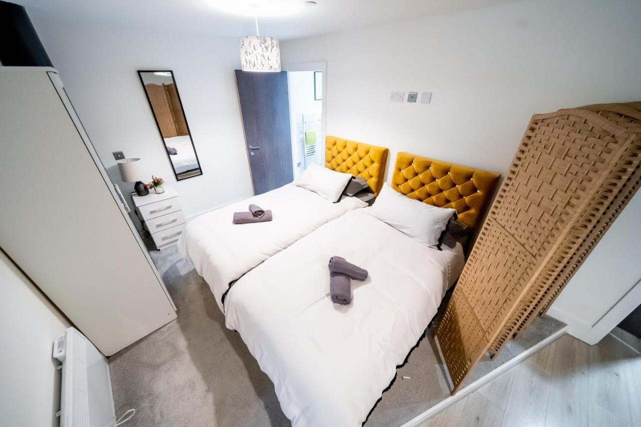 Bv Spacious 1-Bedroom Apartment Close To Town Center - Sleeps 6 Bradford  Esterno foto