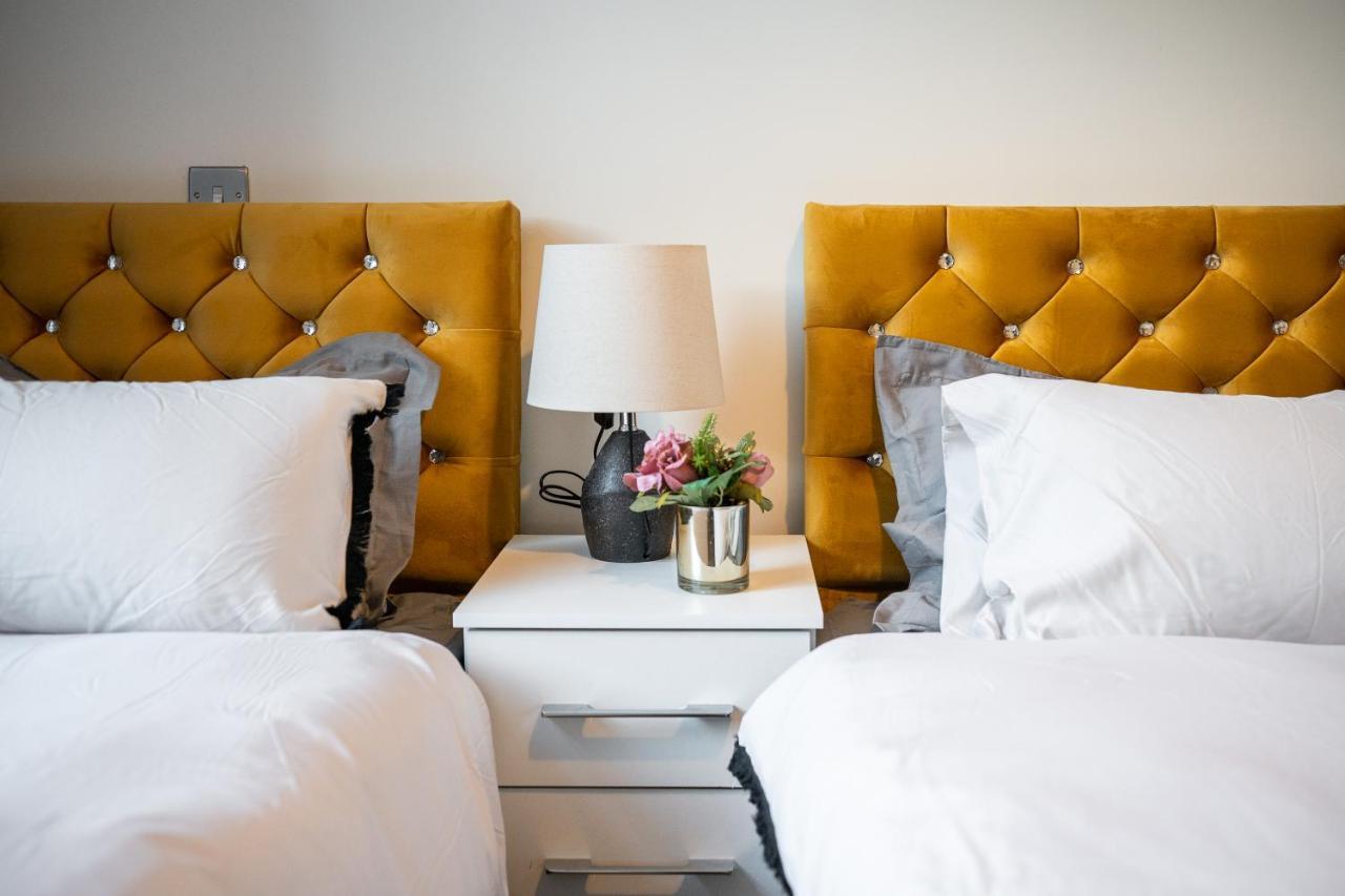Bv Spacious 1-Bedroom Apartment Close To Town Center - Sleeps 6 Bradford  Esterno foto