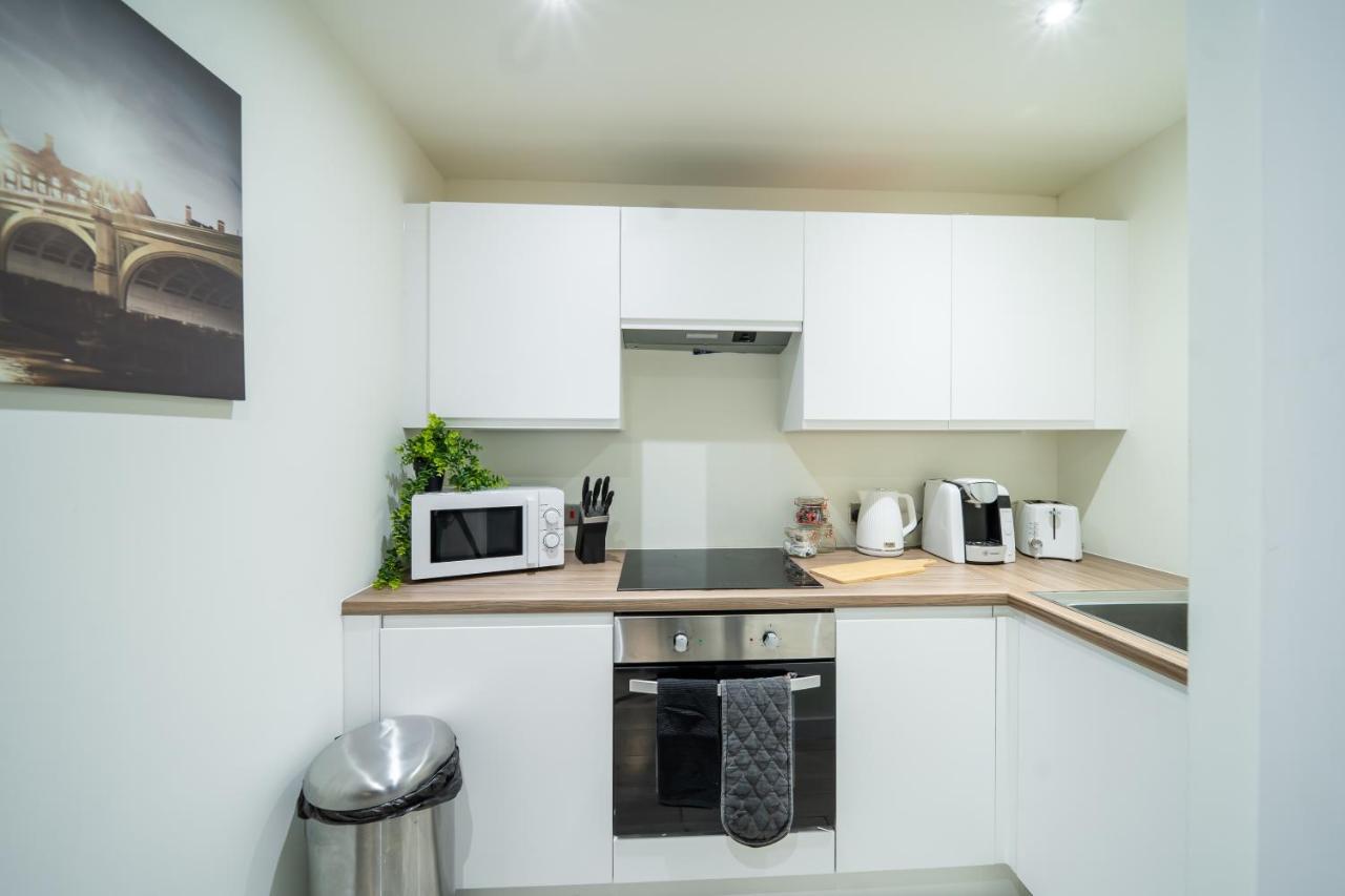 Bv Spacious 1-Bedroom Apartment Close To Town Center - Sleeps 6 Bradford  Esterno foto